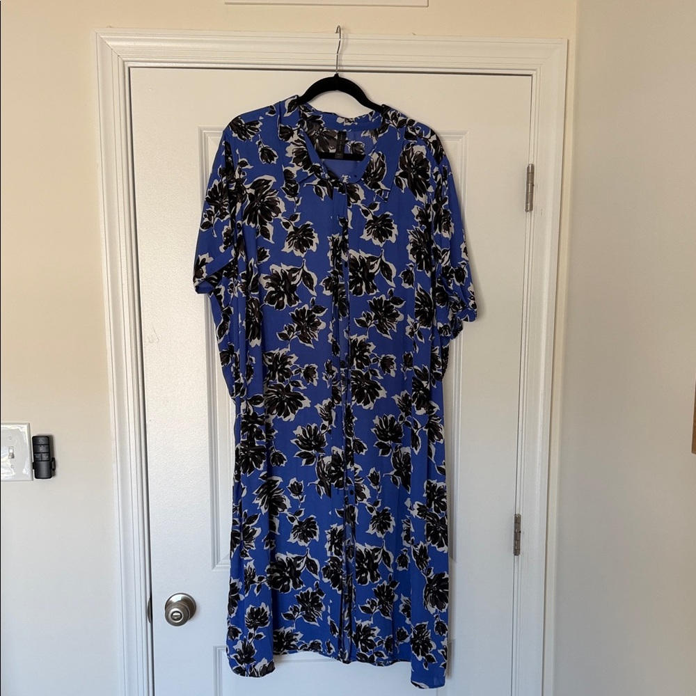 NWOT Lane Bryant Blue Floral Button-Front Kimono